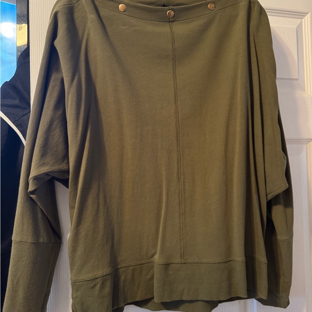 Stella & Dot Olive Green Crew Neck Sweater